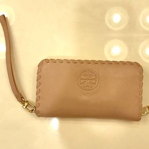 Tory Burch Thea Wallet with wrist strap-Blush pink